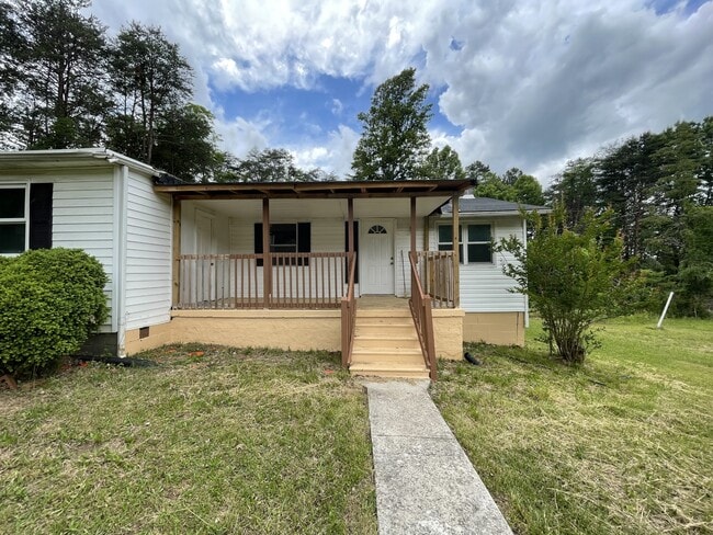 Photo - 1165 Hawkins Rd (Evington, VA) House