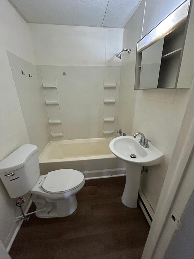 Foto del edificio - 120 W Main St