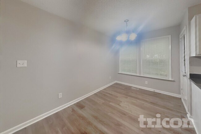 Foto del edificio - 1322 Sasswood Ln