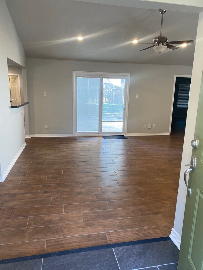 Foto del edificio - 4603 Hickory Downs Dr