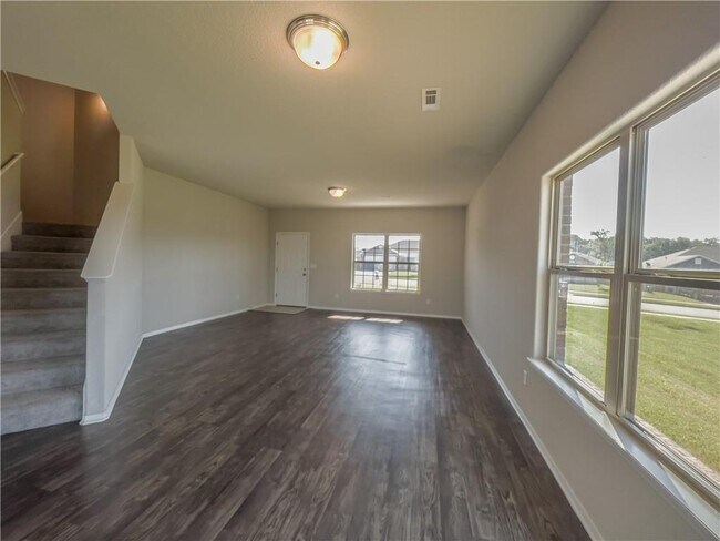 Building Photo - 6106 SW Sumter Rd