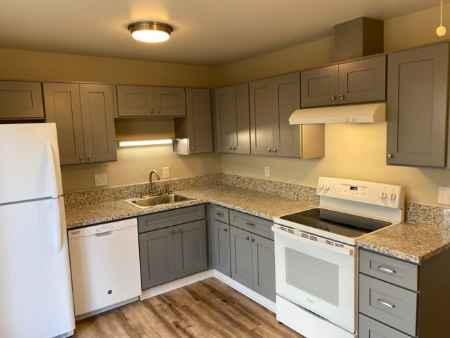Photo - 18100 SW Shaw St (Beaverton, OR) Apartment