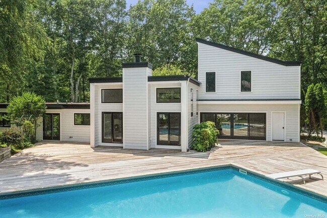 Foto del edificio - 10 Woodland Ct