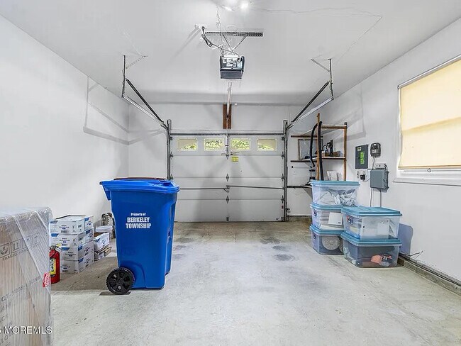 Foto del edificio - 43 Freeport Ct