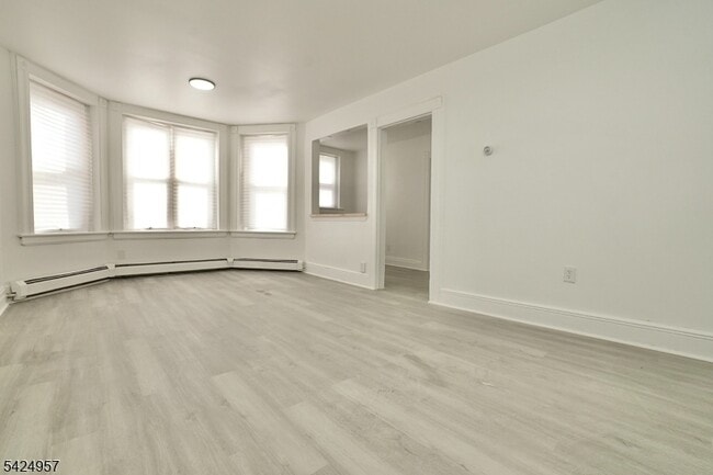 Foto del edificio - 11 Howard Pl