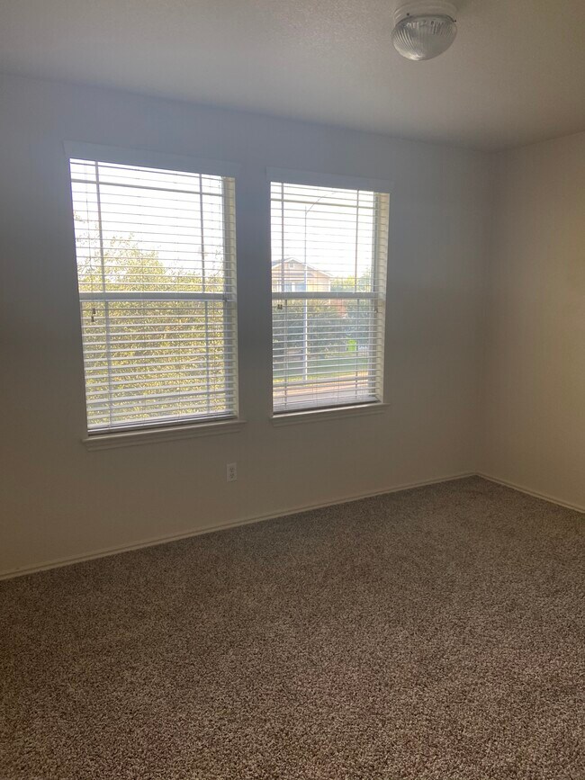 Building Photo - 17720 Golden Valley Dr