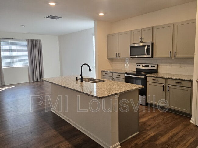 Building Photo - 5806 Kellie Wds Dr