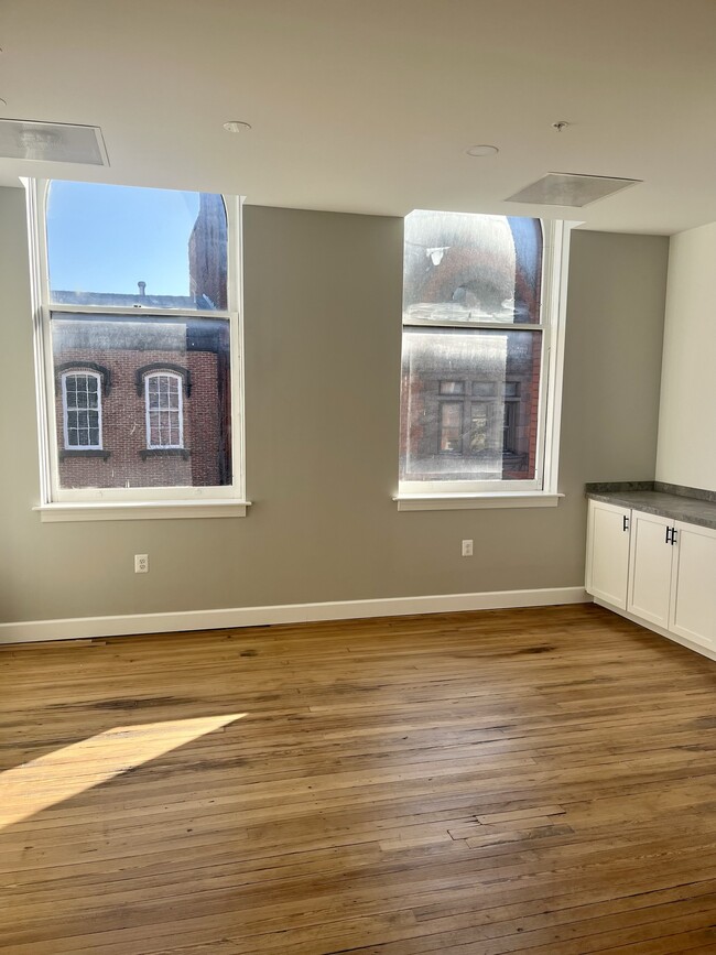 Foto del edificio - 37 N Market St