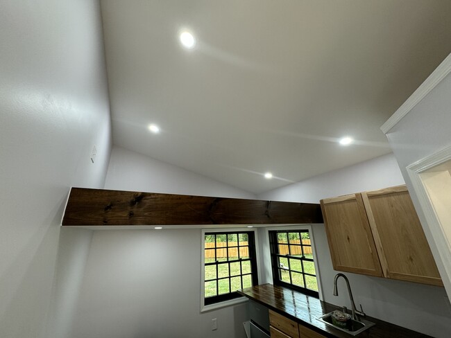 Building Photo - 1608 Laurel Grove Rd