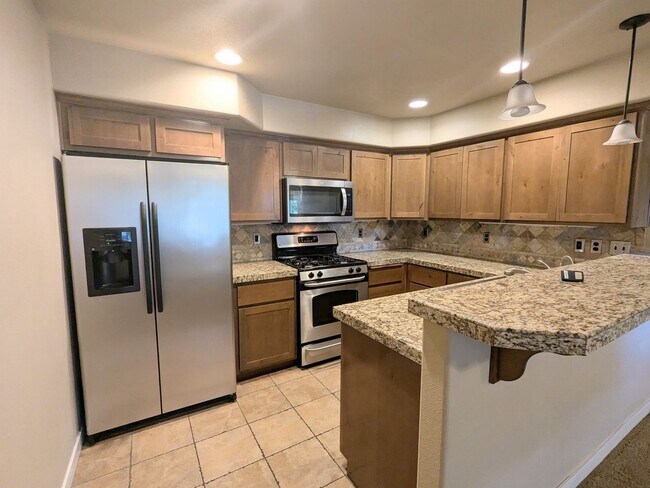 Foto del edificio - Gorgeous 3x2 townhouse, single-car garage,...