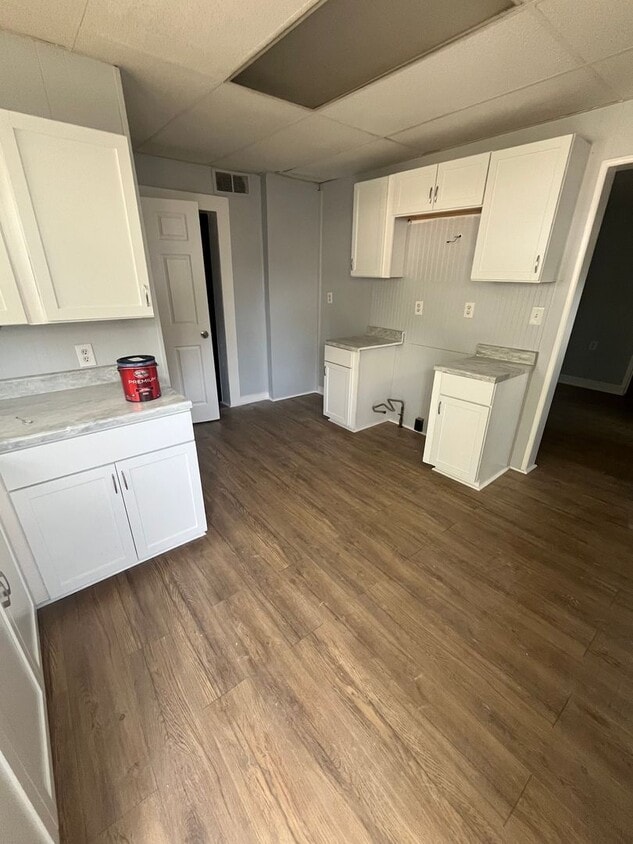 Primary Photo - Newly renovated 2/1 in Portland!