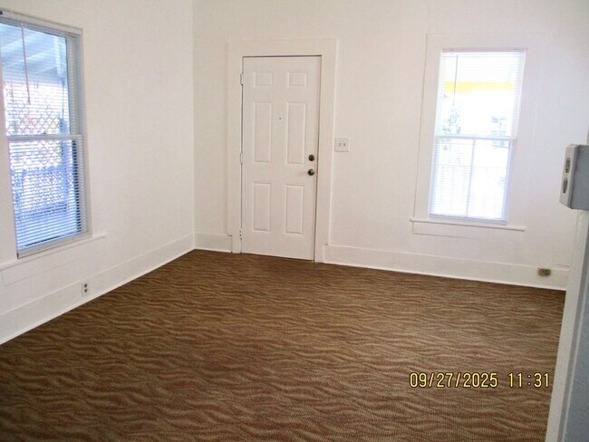 Foto del edificio - 131 Cottage Ln