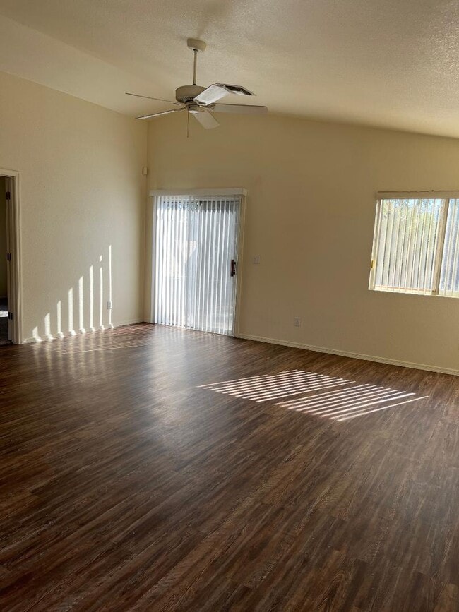 Building Photo - 2423 S Cybil Ave