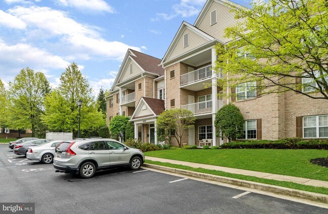 Building Photo - 400 Plumbridge Ct