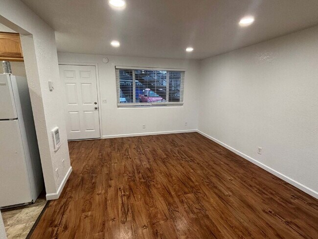 Foto del edificio - Updated 2-Bedroom Downstairs Apartment in Creswell – $200 Move-In Special!
