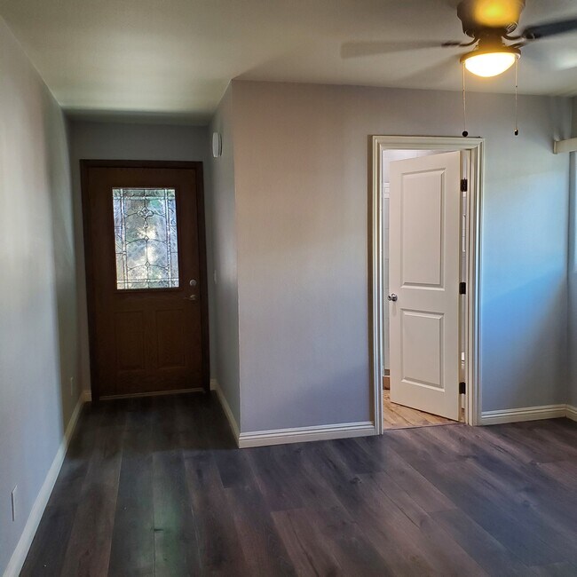 Building Photo - 1025 S Herbert Ave