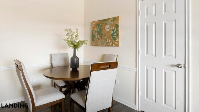 Building Photo - 901 Lakeside Cir