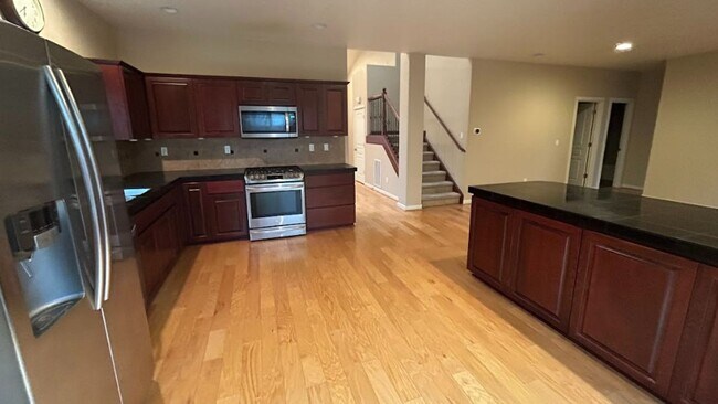 Foto del edificio - Gorgous 4 BD* 3 BA* Single Family Home Loc...