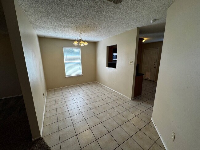 Foto del edificio - Stunning 2-Bed Oasis in Established Neighb...