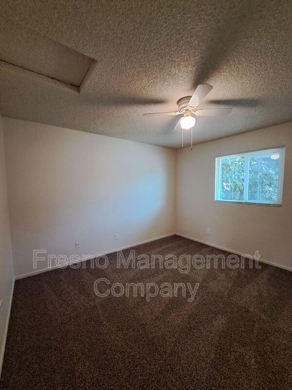 Foto del edificio - 4845 E Lane Ave