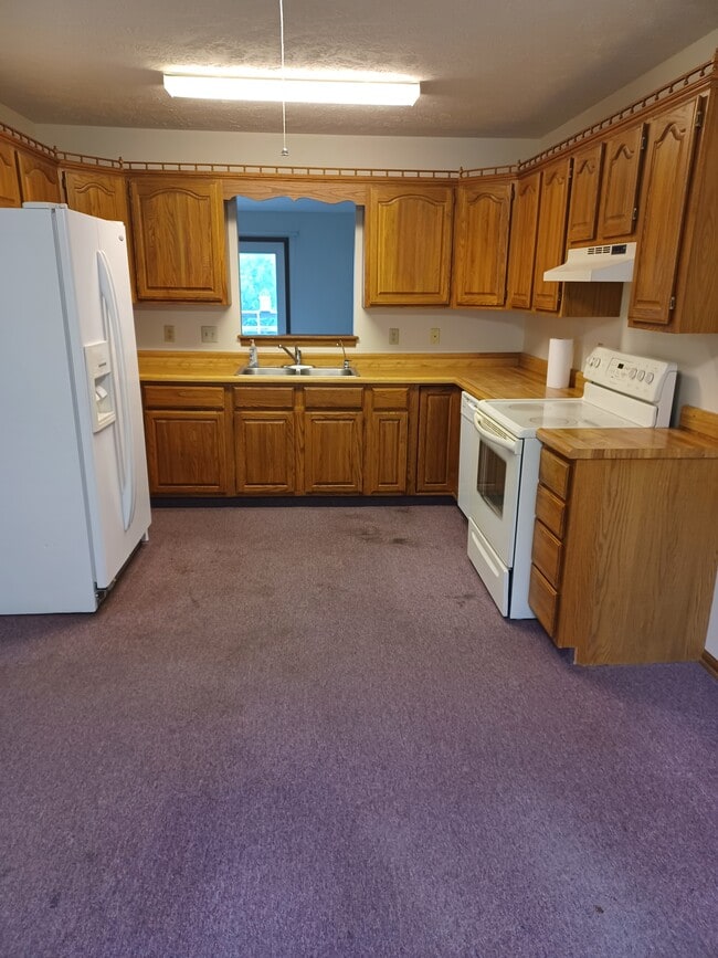 Building Photo - 4130 S 58th St