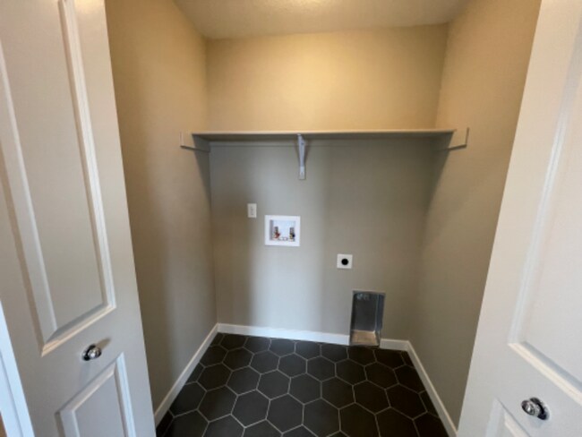 Building Photo - 6381 Rollick Dr
