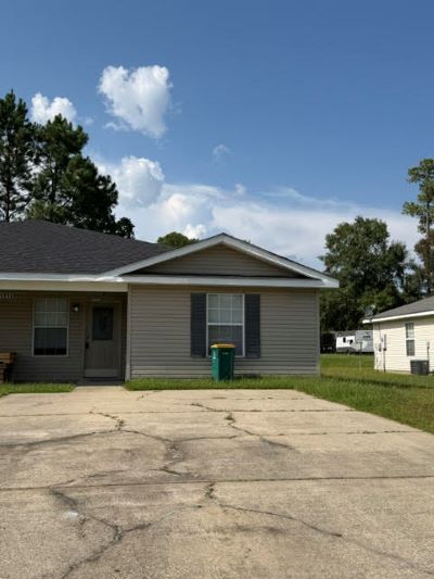 Foto del edificio - 15149 Deer Creek Dr