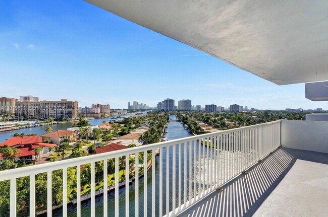 Foto del edificio - 137 Golden Isles Dr