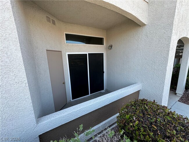 Foto del edificio - 2305 W Horizon Ridge Pkwy