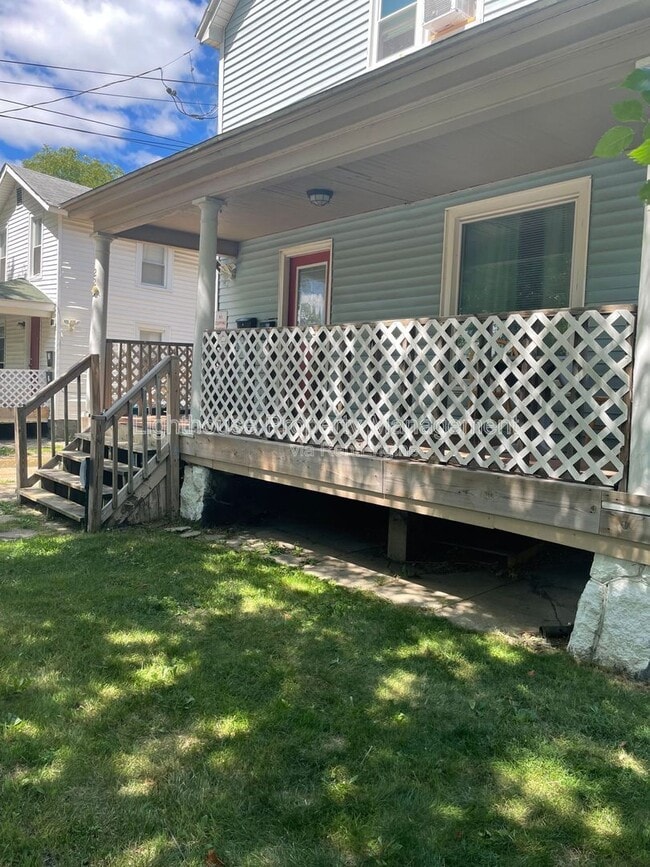 Building Photo - 223 E North St