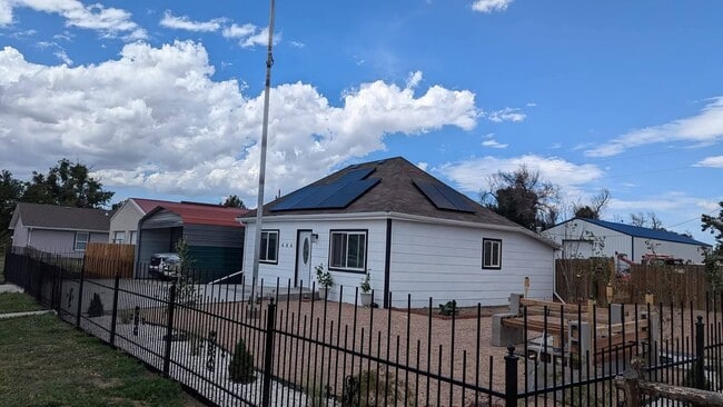 Building Photo - 464 2nd Ave