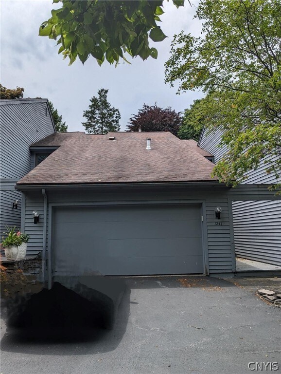 Primary Photo - 1246 James St