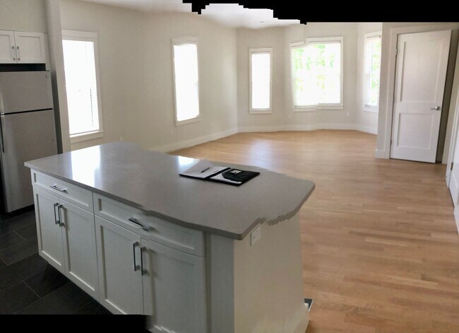 Building Photo - Cambridge Apartments