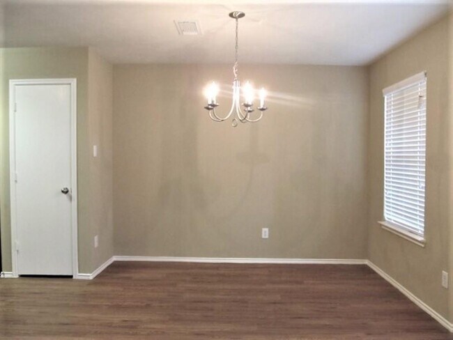 Foto del edificio - 23907 Blossom Crest Ln