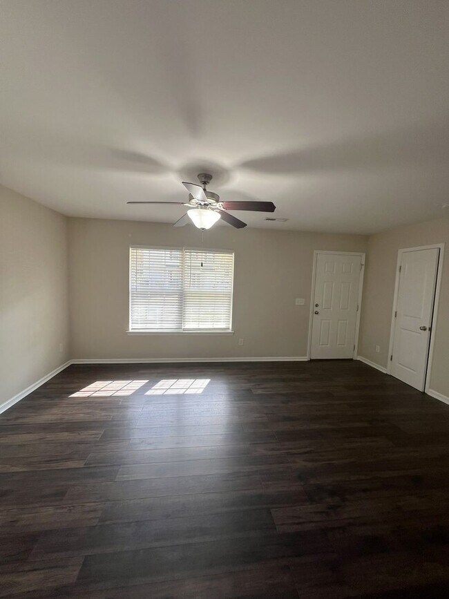 Foto del edificio - LAKE FOREST VILLAGE