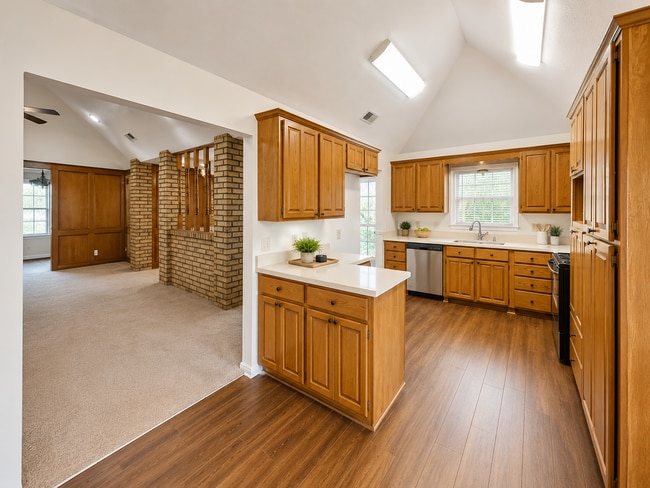 Photo - 698 Buttercup Drive House