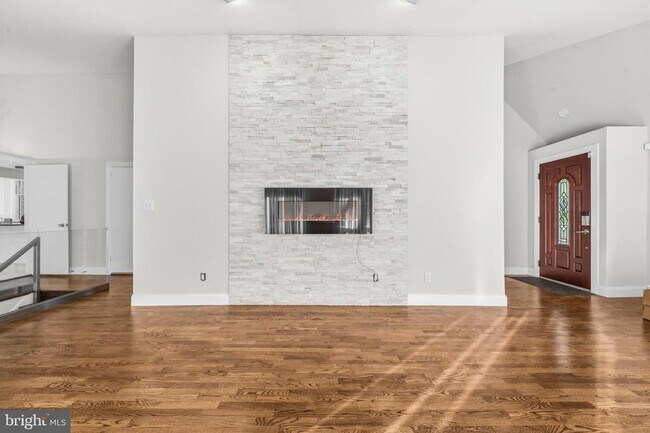 Foto del edificio - 9416 Holbrook Ln