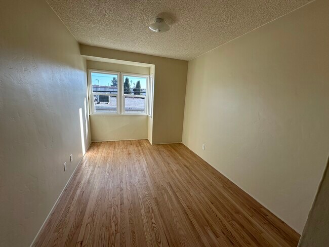 Foto del edificio - 914 E 68th St