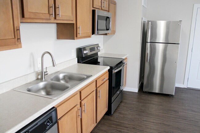 Building Photo - 200 E US-34