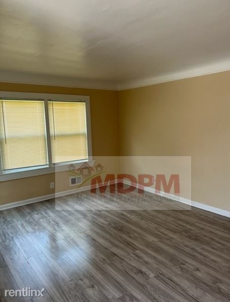 Building Photo - 3 br, 1 bath House - 8630 Greenview Ave