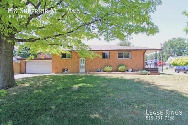 Building Photo - Fresh Main Floor Unit in Desirable LaSalle...