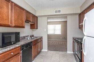 3BR, 2BA - 1200 SF - Storyboard on Hilltop