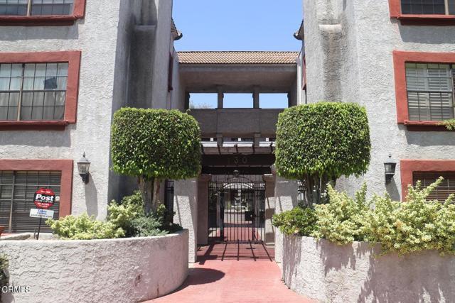 Foto del edificio - 130 Monterey Rd
