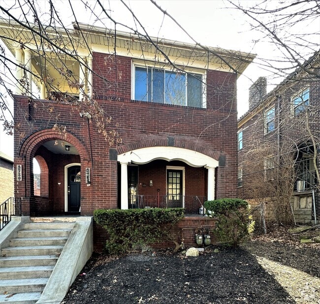 Building Photo - 5718 Beacon St