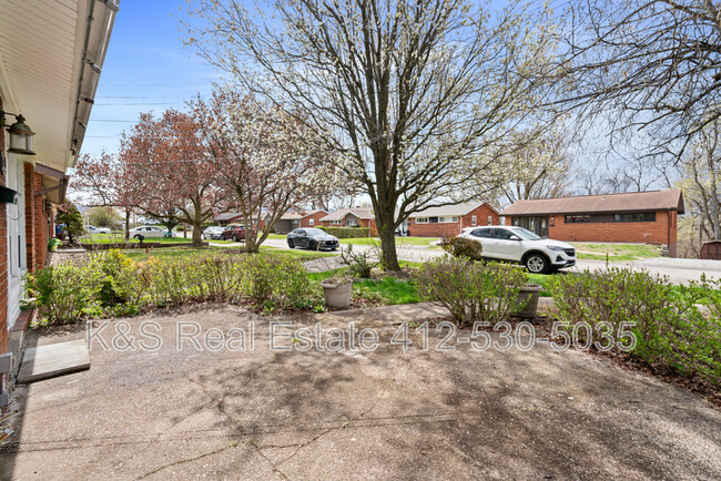 Building Photo - 370 Princeton Dr