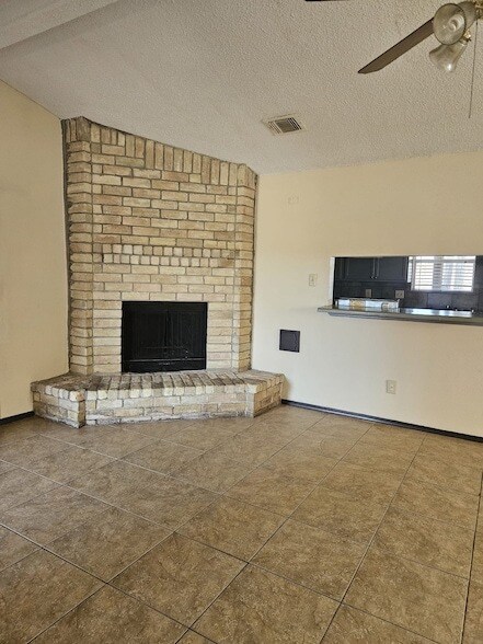 Foto del edificio - 3923 Cedar Gardens Dr