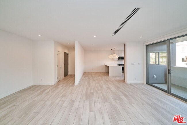 Foto del edificio - 145 S Maple Dr