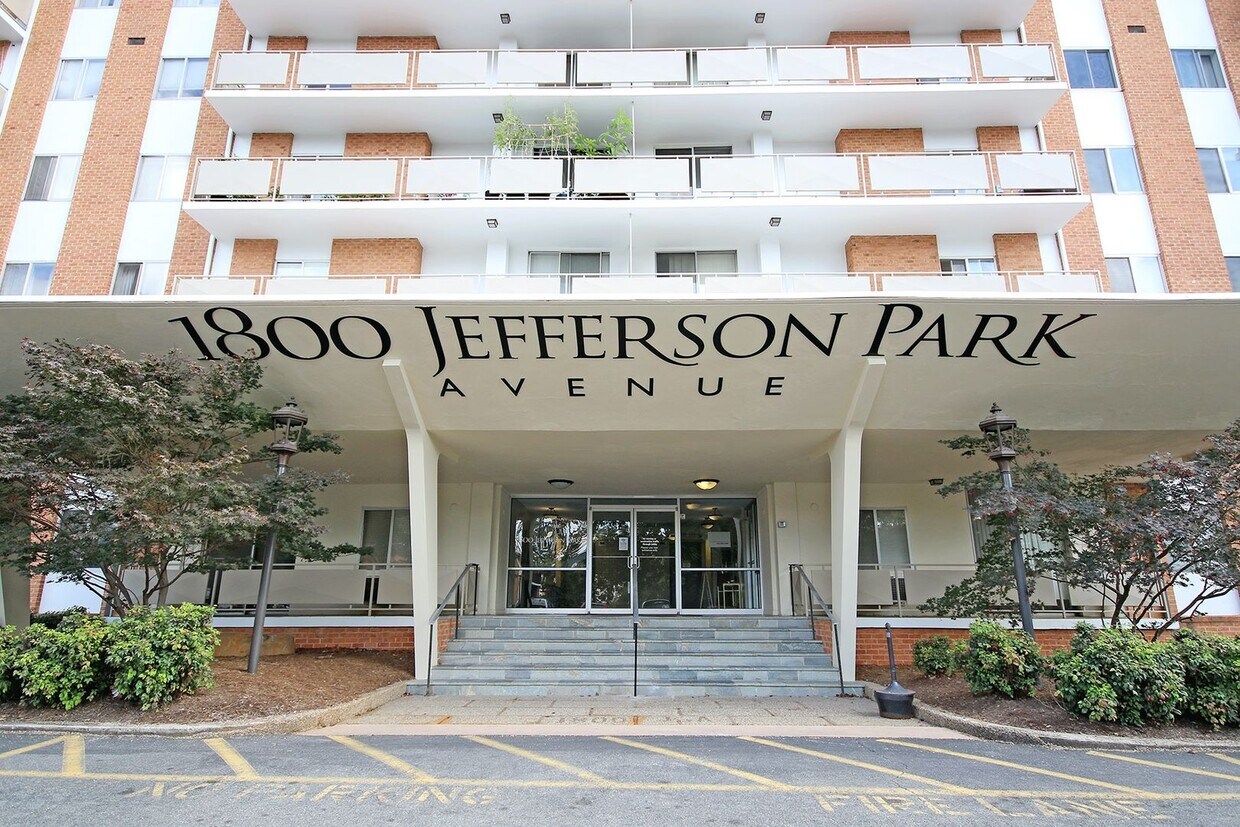 Primary Photo - Light-Filled & Upgraded JPA Condo (Lease P...