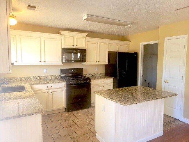 Building Photo - Spacious 4 Bedroom Home in Ventana Ranch. Upstairs living space! Great location!