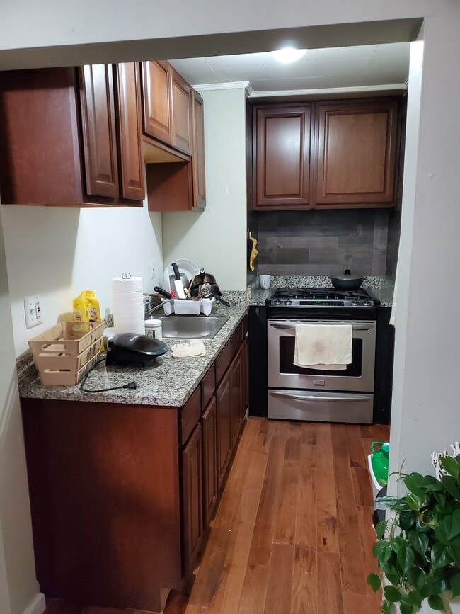 Building Photo - 135 Bellingham Ave